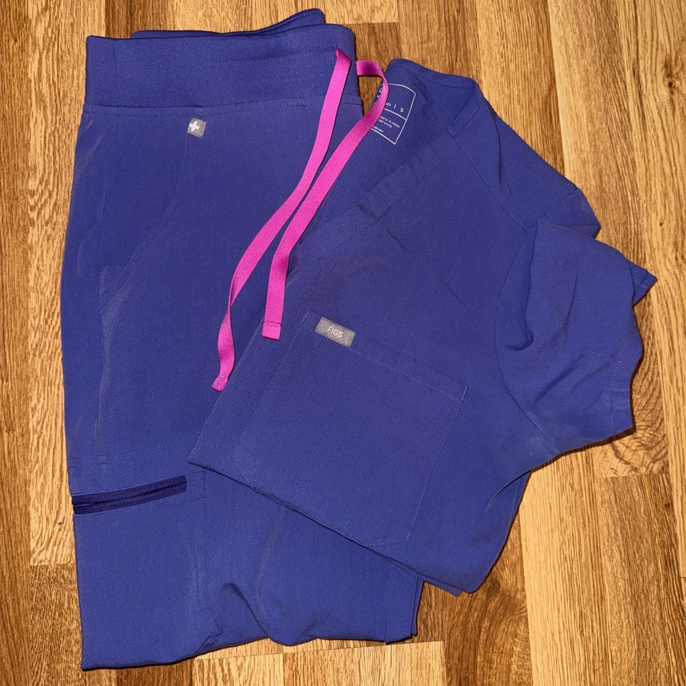 FIGS Purple Zamora Joggers & matching top